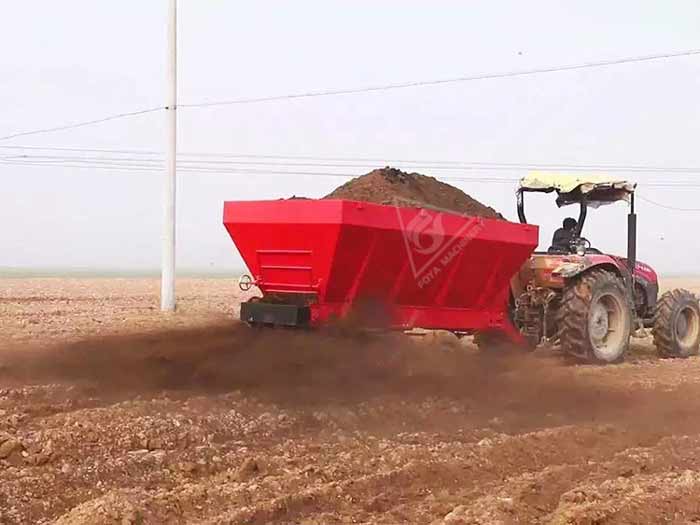 FOYA Round Baler in operation