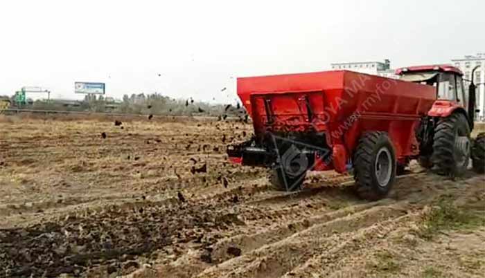 FOYA Self-loading Potato Harvester in operation